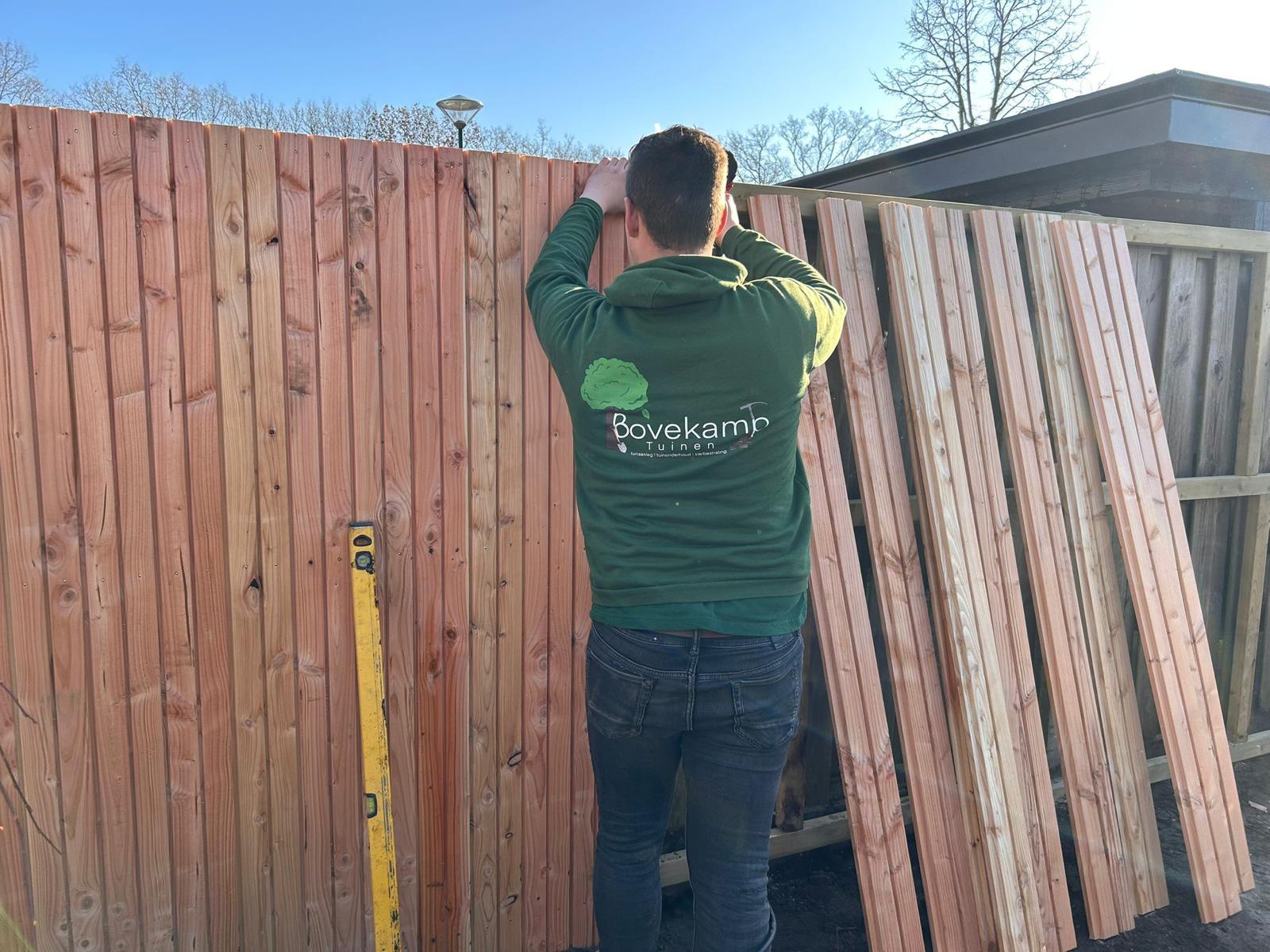 Hovenier Bovekamp Tuinen aan het werk in Veenendaal